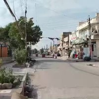 قيصريه 40 متر الايجار العرض 2 متر *8 متر و غرفه 6*3 و خدمات حمام و الم...