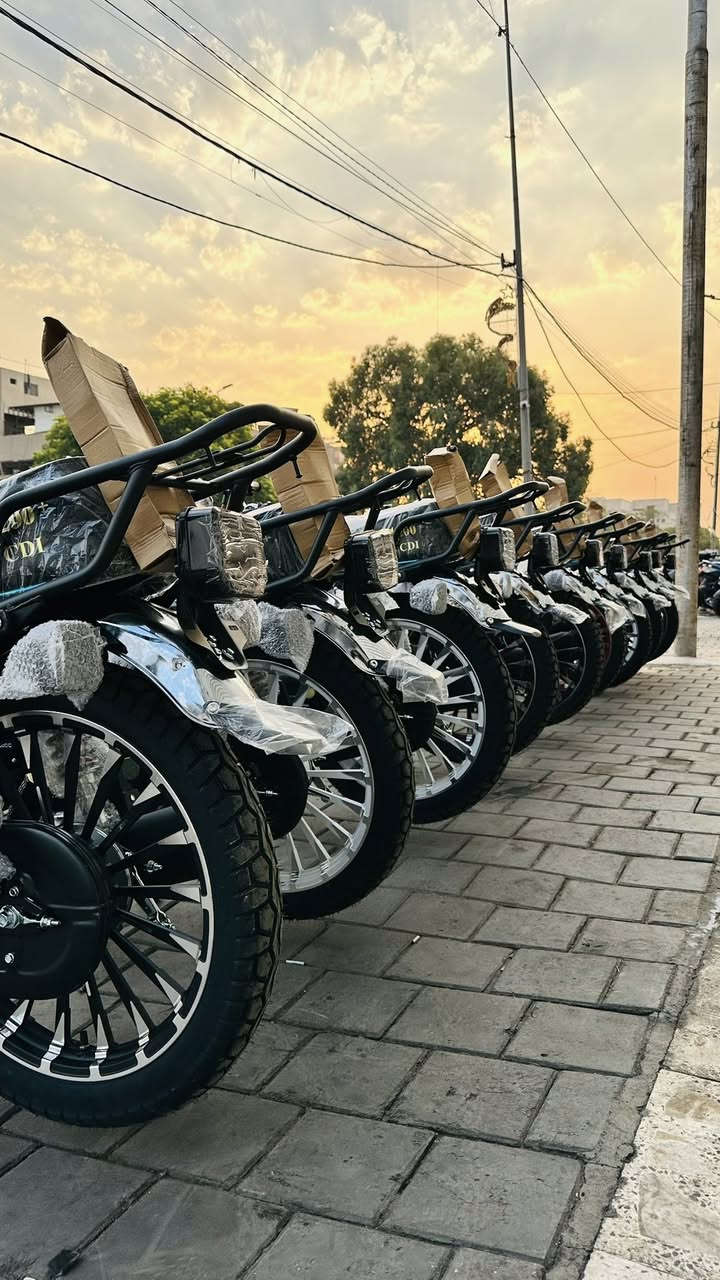 القسط الشهري 85 الف وبدون مقدمه 
ضمان صيانة سنه كامله 
العنوان بغداد شارع فلسطين شارع الظلال 
يوجد توصيل داخل بغداد وجميع المحافظات 
‭0778 114 7176‬
