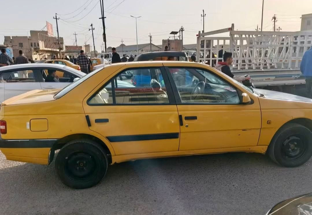 السلام عليكم سياره بيجو 405 اصفر  ميسان العماره :  گير مكينه حلوات شاشه داخليه  ومضخم صوت و كامرة خلفيه و كشنات جلد  ولايت زنون والسنويه لل 2029 باسمي شرط التحويل مصفره هياه وغرامة و تخم تاير جديد    - بيها باب السايق مبدل والشاملغ الايمن مصبوغ والبنيد بي طعجات  والتبريد عوزه بس بس غاز   
 السعر ٣١ وبيهه مجال 
***********  اتصال فقط 
*********** فقط واتس اب عمارة, ميسان
