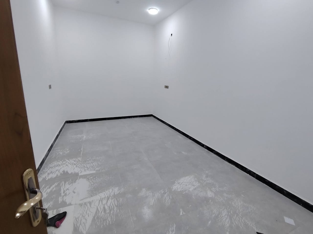 شقه للأيجار للسكن
📍الموقع البصره عويسيان 
طابق 3
تحتوي على غرفتين منام
مطبخ
صاله
استقبال
صحيات
الإيجار 600 قابل للتفاوض
للأستفسار
☎️📞***********
☎️📞***********
