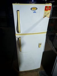 ثلاجة كرافت مستخدم نظيف للبيع 15 قدم السعر 175 الف وبيها مجال جدا بسيط...