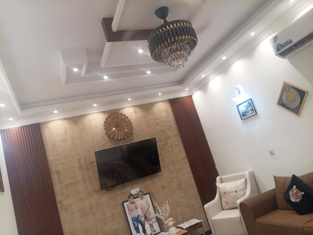 دار للبيع مساحه 220 متر دوره حي دجله شارع الصفوه
الاستفسار خاص او واتساب ***********
