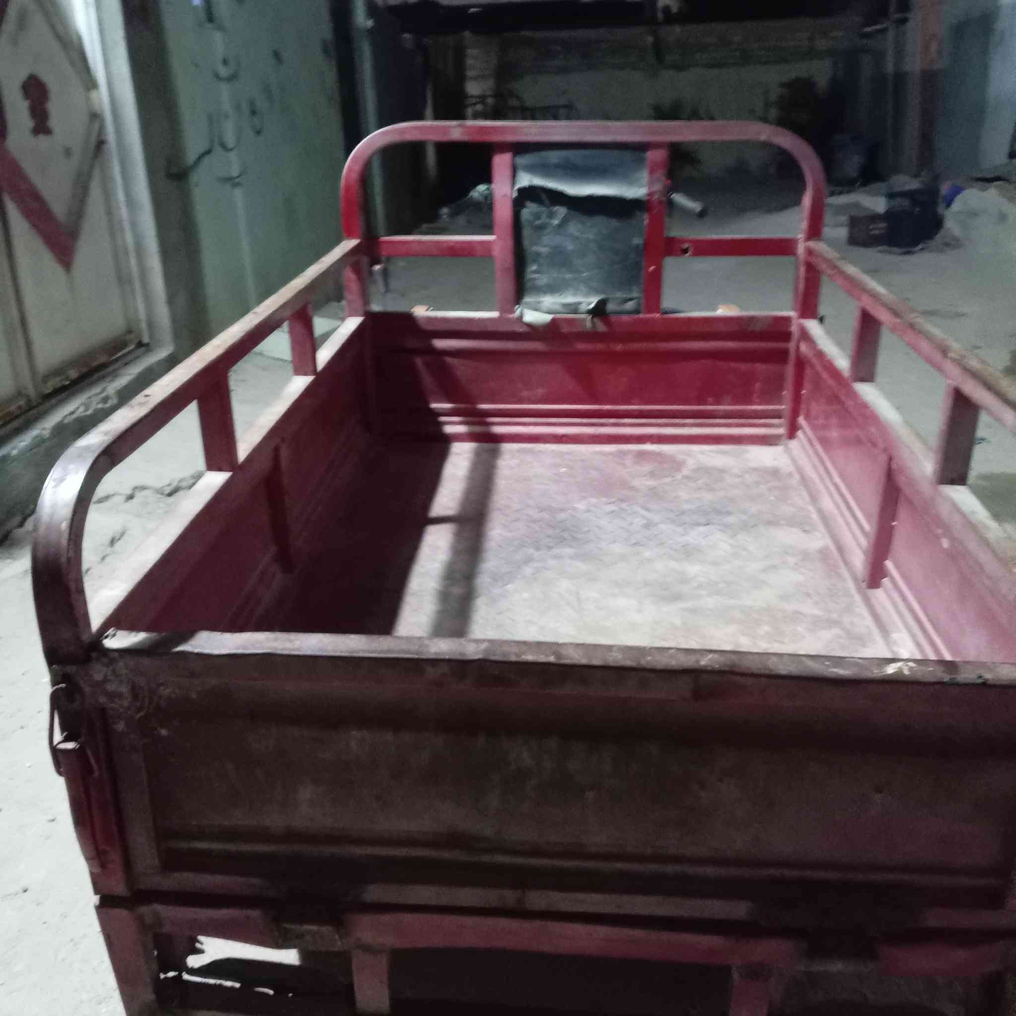 السلام عليكم ستوته مال معوقين مكينته موزه 110 الون احمر مكاني بل مطحنه مقابيل قريه الغدير ولسعر خاص اللاستفسار على هاذه لرقم ***********
