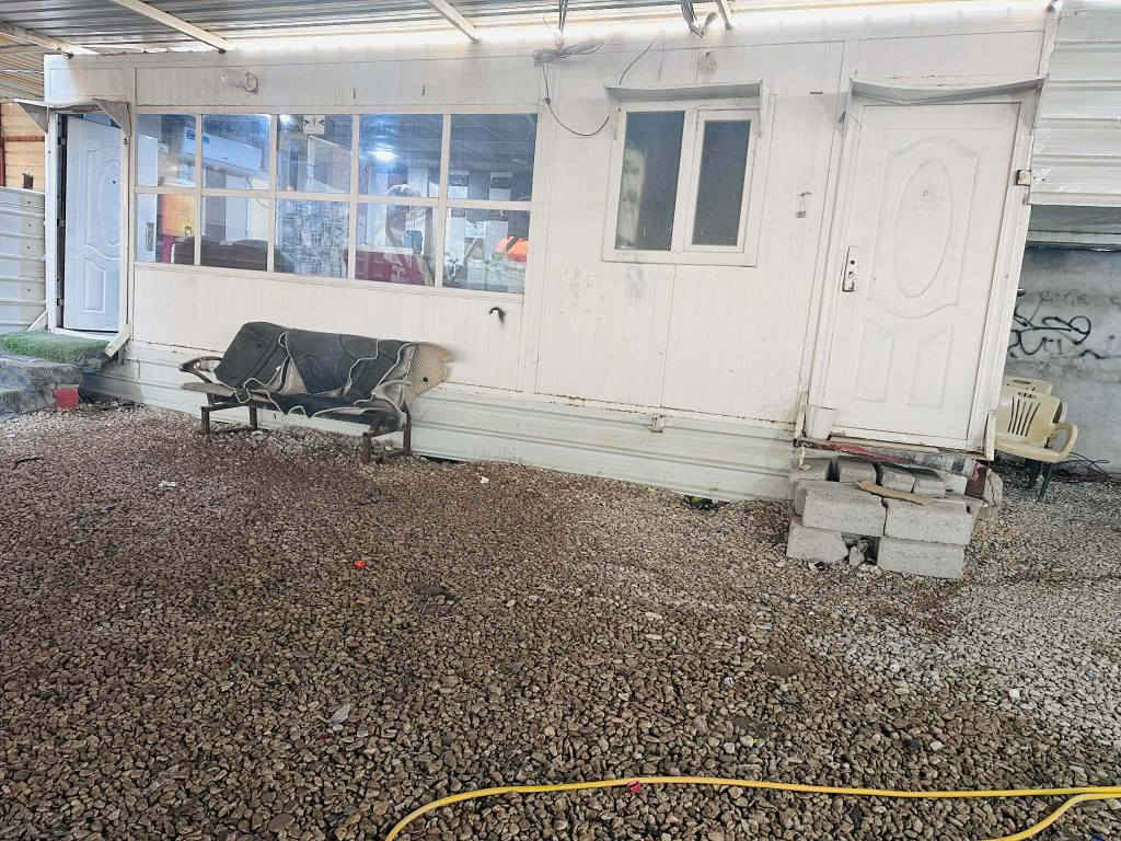 السلام عليكم كرفان 9×4 
 للبيع.  للاستفسار. اتصل على الرقم 
‏‪***********‬‏ ديوانية, القادسية
