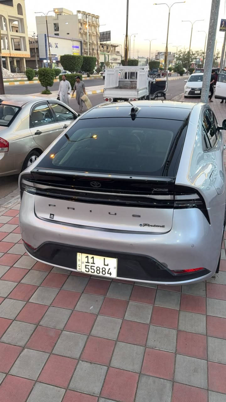 🚗 تويوتا بريوس برايم (Prius Prime) 2024 - فئة XSE للبيع 🚗
السلام عليكم شباب.. للبيع ملكة الاقتصاد والأناقة، تويوتا بريوس برايم موديل 2024، فئة XSE (أعلى مواصفات الفول ). تجي هايبرد وكهرباء وبانزين والسيارة ما شاء الله بحالة الوكالة وجاهزة من كلشي.

المواصفات والتفاصيل:
 الموديل: 2024.
 الماشية: 30 ألف ميل فقط (مشية حشمة ونظيفة).
 الفئة: XSE (سقف أسود بلونين بلادي، ويل حجم كبير المميز، لايتات LED الحديثة، داخلية لونين جلد شاشات ورادارات كاملة، وتحديد مسار).
 الرقم: رقم شبه مميز (55884)

🛠️ حالة السيارة والحادث:
السيارة صلاة على محمد،  نظيفة وما بيها أي نقص. حادثها بسيط جداً ومصلح تصليح درجة أولى (جاملغ خلفي وخشم الجاملغ الثاني)، تصليح ماله أي أثر، والسيارة حرة وجاهزة من كلشي.
💰 السعر المطلوب: 175 ورقة (17,500$) وبيه مجال للشرّاي الجاد 
📍 المكان : الأنبار - الفلوجة.
📞 للاستفسار والتواصل:
 آسيا: ***********
 زين: ***********
(أو المراسلة مباشرة على الخاص)
واني بلخدمه🤍

ملاحظة: السيارة جديدة صلاة على محمد، شغل واطلع لبغداد أو لأي مكان يعجبك وما تصرف عليها دينار واحد. الشراي الجاد يتصل وماراح نقصر وياه بالسعر بالشيء المعقول
