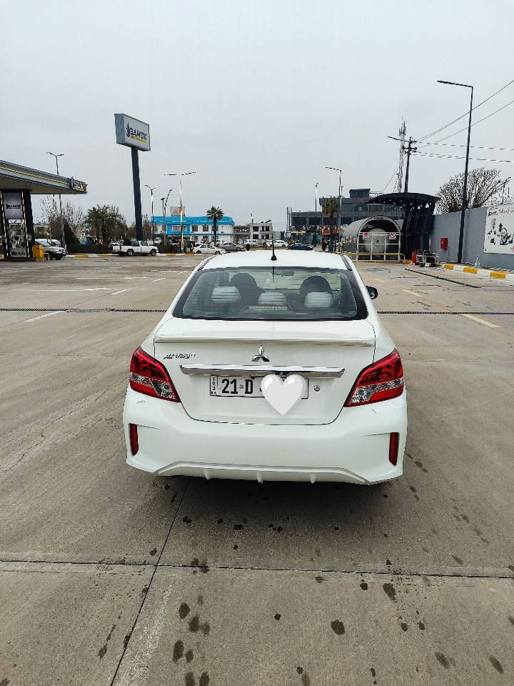 مستەربوشی میراج یابانی مۆدێل 2022 بۆ فرشتن.
گێر ئۆتۆماتیک 
شاشە و کامێرا و تعدیل سرعە
دووپارچەی بۆیاخی دوبەی هەیە
 بێ ناوگرتن 
ئیرباگیشی نەتەقیوە
سۆنەرەکەیم داناوە 
هەموو شتێکی بەشەرت
هیچ مەسروفێکی تێدانیە و سەیارەی دەستی خۆمە
هایدرۆلیکی گێڕ و تایەم تازە گۆڕیوە
سەنەوی تا 2029 تازەیە 
 هەزار ڕۆشتووە 50
نرخ 100$ معامەلە
ژمارەی مۆبایل ***********
شوێن سلێمانی. السليمانية, العراق
