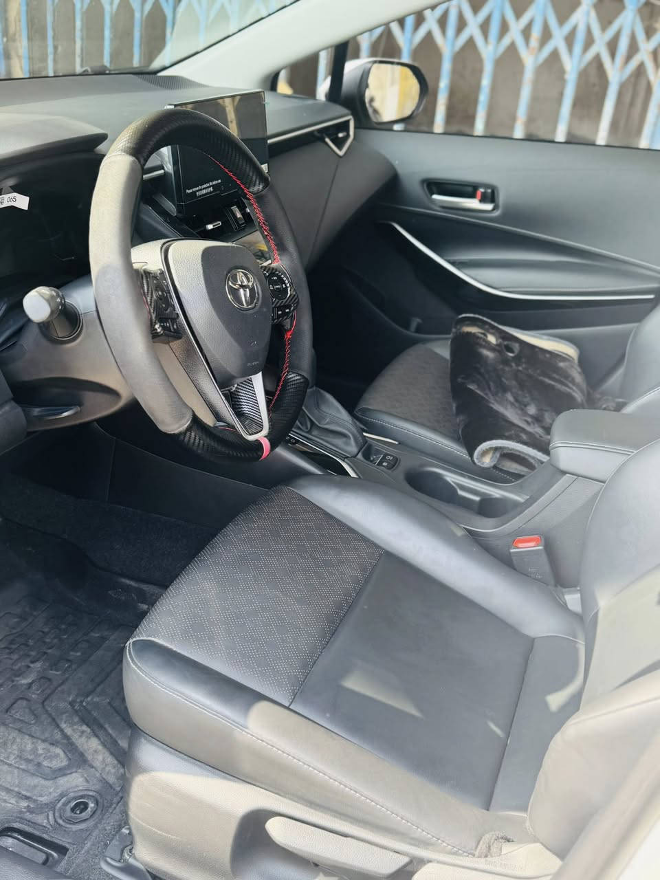 كورلا هايبرد شكل الخليجي 2025 ماشية 13 مكفولة فول مواصفات جلد بصمة فتحة رادار تحكمات شاشة كاميرا السعر 155 مكانها بغداد 
***********
