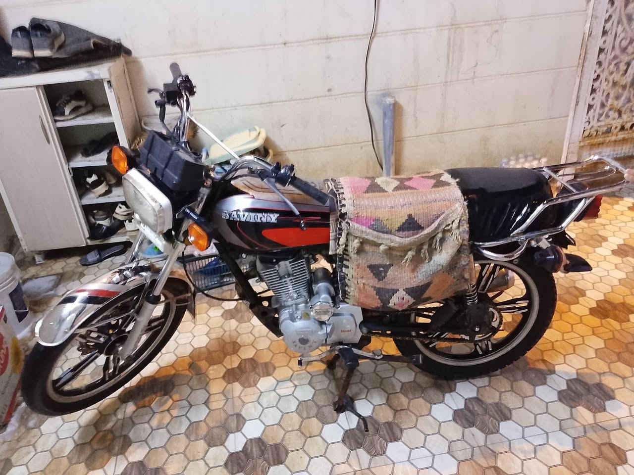 سلام عليكم دراجه للبيع موديل 2021 اوراق كامله كهربائيات كامله دراجه خير من الله محرك لا تبخير ولا تنقيص شلعه ومعدل السعر 400 وبيهه مجال المكان الخالص ارقم ***********
