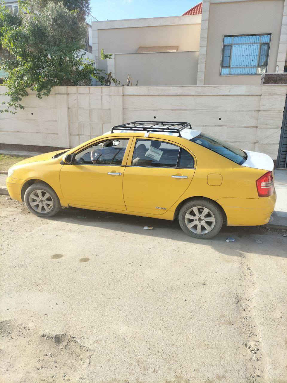 سلام عليكم ورحمه الله وبركاته 
اخوان سياره ليفان 620 محرك كوريله سنويه 28 
هيه وغرامه مصفره تتفه و تبريد شغال 
كهربائيات شغاله 
صدر حداده كامل 
سعر 42 بيه مجال 
التواصل ***********
سياره كامله مكمله
