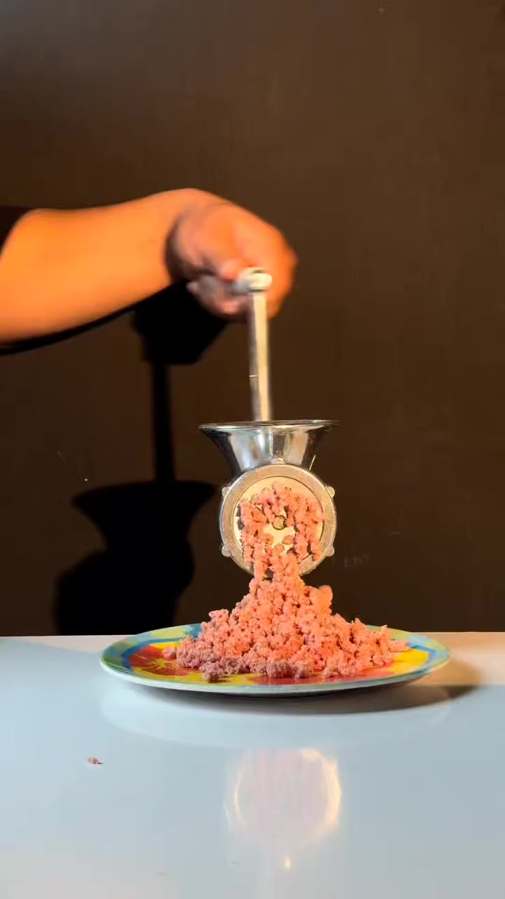 💰 بسعر 16,000 د.ع فقط! 🎉

🥩 مفرمة لحم يدوية JCW-8 – فرم منزلي بمتانة احترافية! 🔪

🔥 أبرز الميزات:

· ✅ هيكل من سبائك الألمنيوم – متين وقوي لسنوات من الاستخدام 💪
· ✅ مقاومة للصدأ – تحافظ على نظافة وسلامة طعامك ✨
· ✅ تصميم عصري مبتكر – أنيق وعملي في آن واحد 🏆
· ✅ خفيفة الوزن – سهلة الحمل والتخزين في أي مكان 🧳
· ✅ سهلة الفك والتنظيف – العناية بها بسيطة بعد كل استخدام 🧼
· ✅ قابلة للتثبيت – على الأسطح الخشبية لثبات أثناء العمل 🔧

📦 محتويات العلبة:

· هيكل المفرمة الرئيسي
· مقبض تدوير بقبضة خشبية
· حلزونية فرم داخلية
· شفرة قطع (سكين مصلب)
· قرص فرم (Disc Plate)
· حلقة تثبيت لولبية

🎯 لحم مفروم طازج ونظيف في منزلك – بكل سهولة!
🚚 توصيل سريع – اطلب الآن!

---

#مفرمة_لحم #أدوات_مطبخ #فرم_منزلي #سبائك_الالمونيوم #مقاومة_للصدأ #تخفيضات #عروض_حصري #تسوق_اونلاين #أجهزة_مطبخ #kitchen_grinder #meat_mincer #aluminum_alloy #rust_proof #home_cooking #special_offer


**إذا كنت صاحب هذا الإعلان وتريد حذفه لأي سبب، رجاءا أرسل رسالة إلى الدعم الفني**