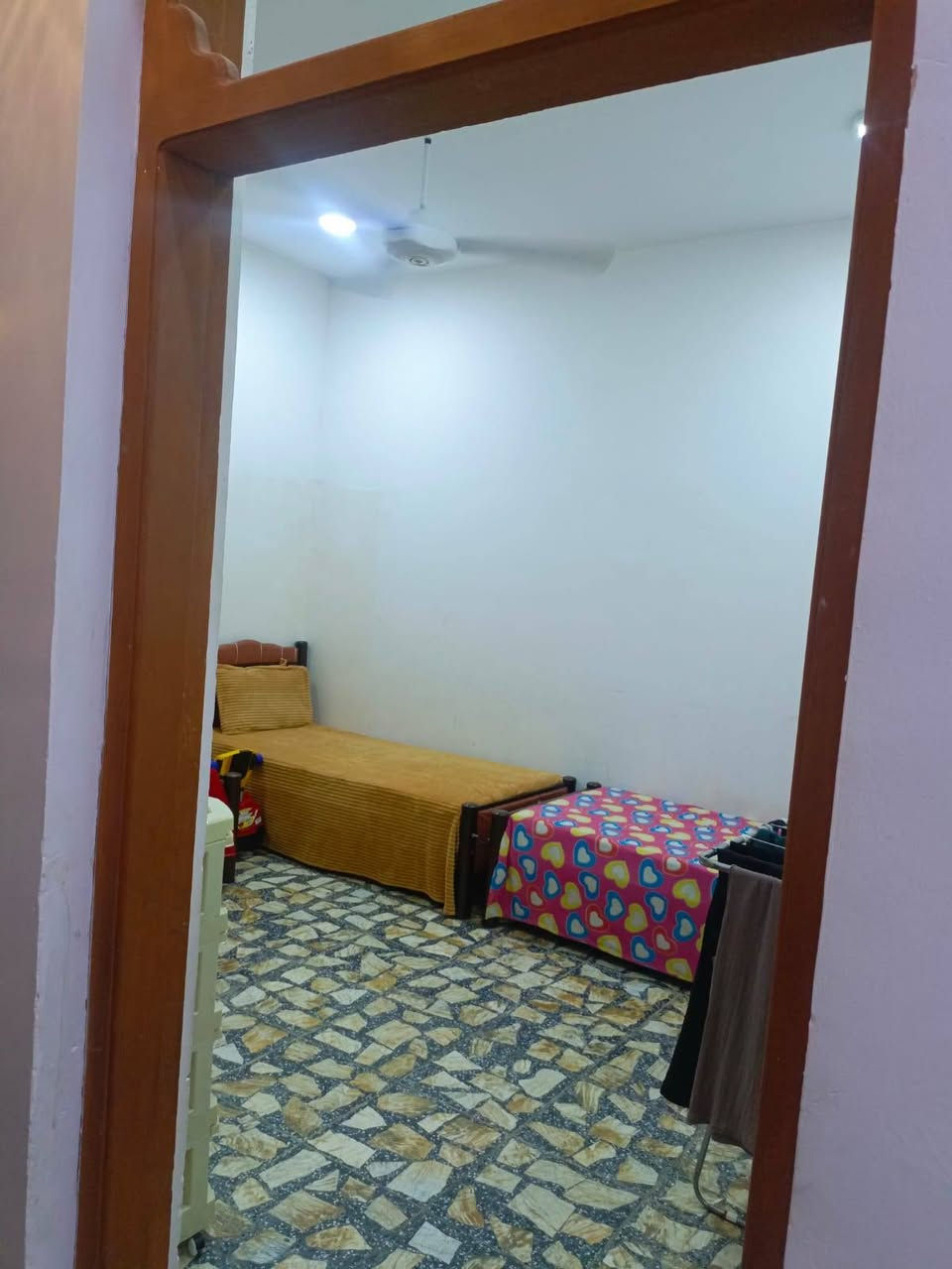 السلام عليكم ورحمة الله وبركاته 🏛️🏛️🏛️
عقار للبيع مساحتة ١٠٠م مربع ركن في الحولي خلف ملعب النجف الدولي جنس العقار بلديه معاملته واصله لتقدير بسم موضف ٢٠ سنه يباع تطلوعه البيت بنائه كونكريت مسلح وطابوك جمهوري وديكورات ثانويه وحدادية درجة أولى كهرباء دفن ومجاري مربوطه لشارع يتكون من غرفتين نوم وصالة واستقبال ومطبخ وصحيات مع تخاريج للاستفسار أكثر الاتصال على الرقم *********** جاسم الكرعاوي بي واتساب 🏛️🏛️🏛️
