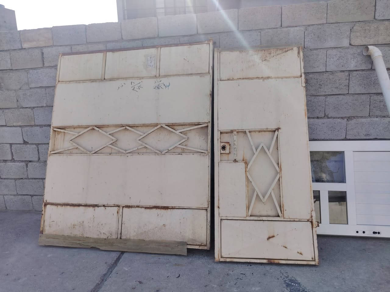 للبيع سعر 150بي مجال   ***********
