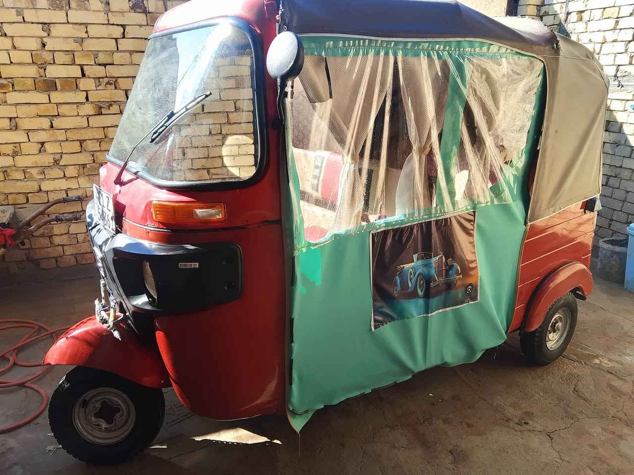 سلام عليكم تكتك مديل 18شهر 8 يوم 29 يعني شهر 9 رقم وسنويه ولوحات نكليزي  وحتا هزه داخله وتحويل ثاني يوم تكتك  نهضتها تخبل تكاشط ال22 خير من الله ماناقصه شي كبل لشارع السعر 4.500 وبيها مجال. هاذا الهاتف***********وهاذا الواتساب***********
