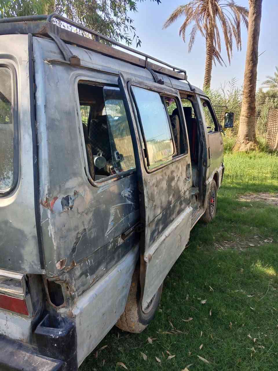 السلام عليكم كيا بستا موديل 94 رقم احمر صدامي ابيع كوم حديد
شغاله سلف باتري جدد 
محرك وكير خير من الله 
كشرها كدامك 
داخل نضيفه 
مكاني بغداد ابو غريب 
سعر 17 ورقه وبيها مجال 
***********
