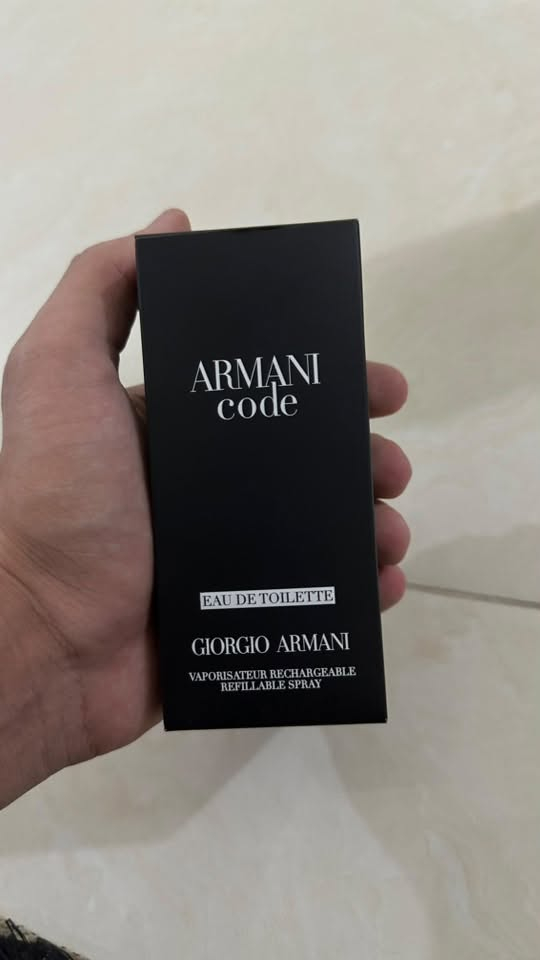 ندي عطر جان بول مستخدم اقل ال 3ml أخذته من الشهيره
وعطر أرماني كود اودي تواليت 75ml مستخدم اقل من 2 ml اخذته من سوق الحره 
مستخدمات قليل جداً و بأعتبار جديدات و إذا تريد لمن تجي تتأكد من الكمية
(تجي و تشوف العطر إذا جديد لو لا )
الرقم ***********
