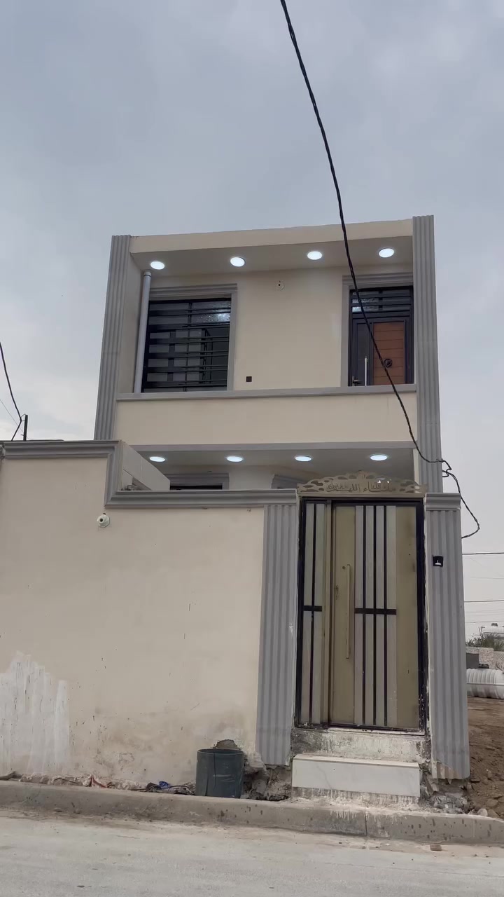 بيت طابقين للبيع مساحه 110 واجه 5 نزال 22 قريب الشارع فرع عريض 10 م بناء حديث درجه أولى رفت وطابوك العنوان سبع قصور شارع ابو علي مقابل مضيف الفريجات السعر 65 للأستفسار *********** قصد مابيع
