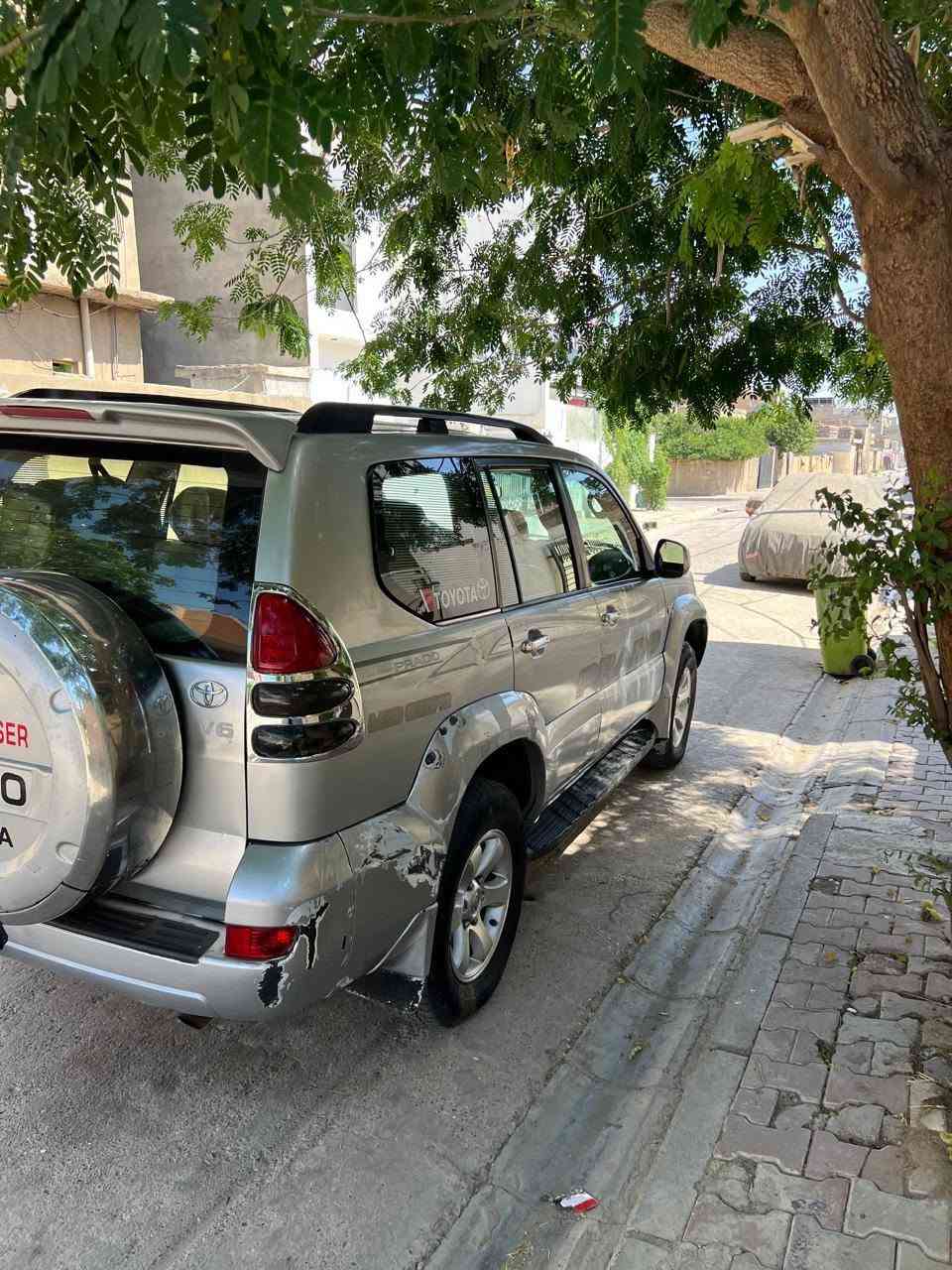 برادو سلفر  2005 سنويا لل 28  رقم سليمانيه كلين مابيها ضربا كابون بانزين بيها سياره مابيها نقص جاهزه 
للاتصال *********** كركوك, العراق
