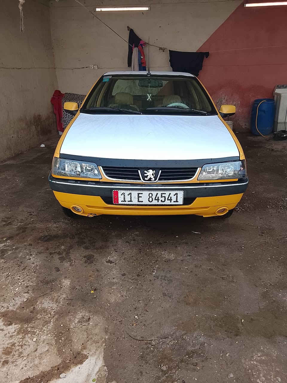 سلام عليكم سياره بيجو 2013 رقم بغداد بسمي هيئة غرامات مصفرة ابيع عقد مروري سيارة مكانهة  كربلاء تخم تاير جديد بطاين جدد كشنات جدد تنتة جديدة كهربائيات وضع الشركه تبريدهة ثلج سايد بريك شغال سستم سماعات سنوية ما صاقطة هزة جديدة جام اربعتهن يصعدن وينزلن سيارة كل نقص مابيهة فقط بس جاملق خلفي سعر 40 قفل رقم الهاتف ***********
