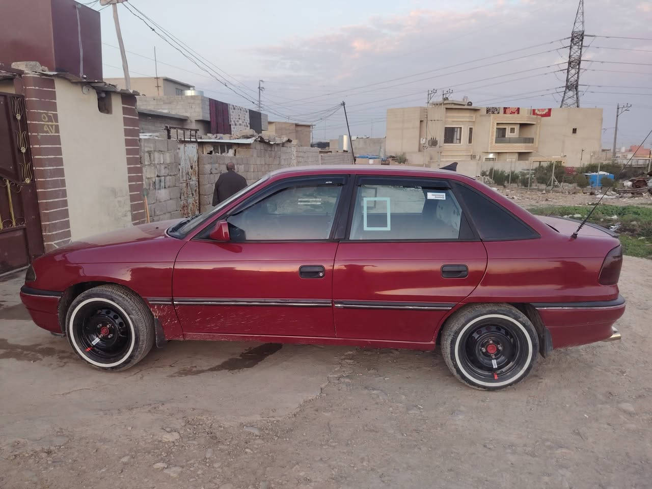 السلام عليكم  ***********
سيارة استرا 16موديل 1993 سنوية 28  صبغ عام جمالية
سيارة  كابون جاهزة على اخر حبه بيع تحويل فقط
 السعر 51 عنوان موصل حي النهروان
