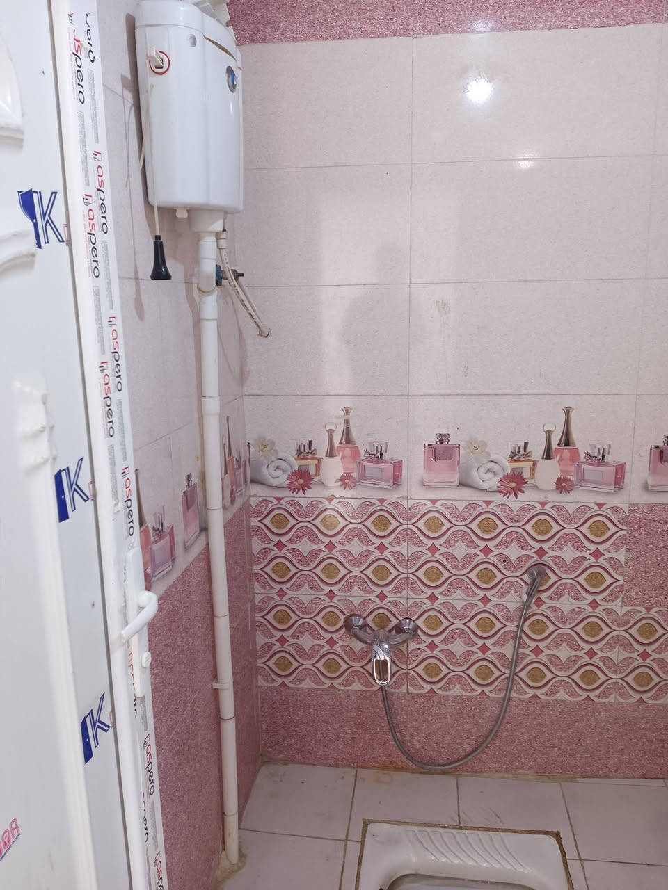 متاح بيت للإيجار جديد وجاهز من كل الجوانب.
مساحة ٢٠٠ م طابق واحد..

نهاية الاسكان الصناعي مقابل معمل ماء ارو

يبعد عن شارع الرئيسي ١٠٠ م ..

سعر ٣٥٠ شهري ..***********
