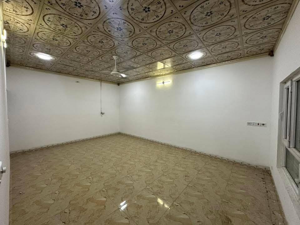 دار للبيع 150 متر طابقين بناء نضيف وفارغ جاهز للسكن طابو ملك صرف في منطقة حي العسكري قرب مدرسة عمر بن خطاب 
السعر : 115 مليون وبي مجال
للاستفسار الاتصال*********** ☎️ ***********
او مراجعة مكتب سما كركوك للعقار عنوان المكتب حي الأسرى قرب جامع المعراج
