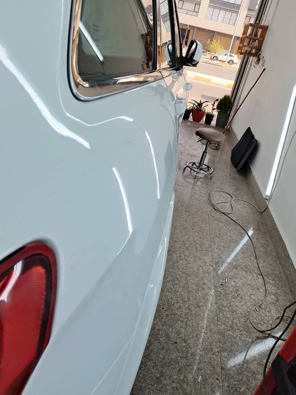 سلام عليكم اني ابولش بوليش درجه اولى شرط اخلي سيارتك كزاز وبسعر مناسب فقط ب 30الف مكاني حي عامل يم جامع غدير رقمي ***********
