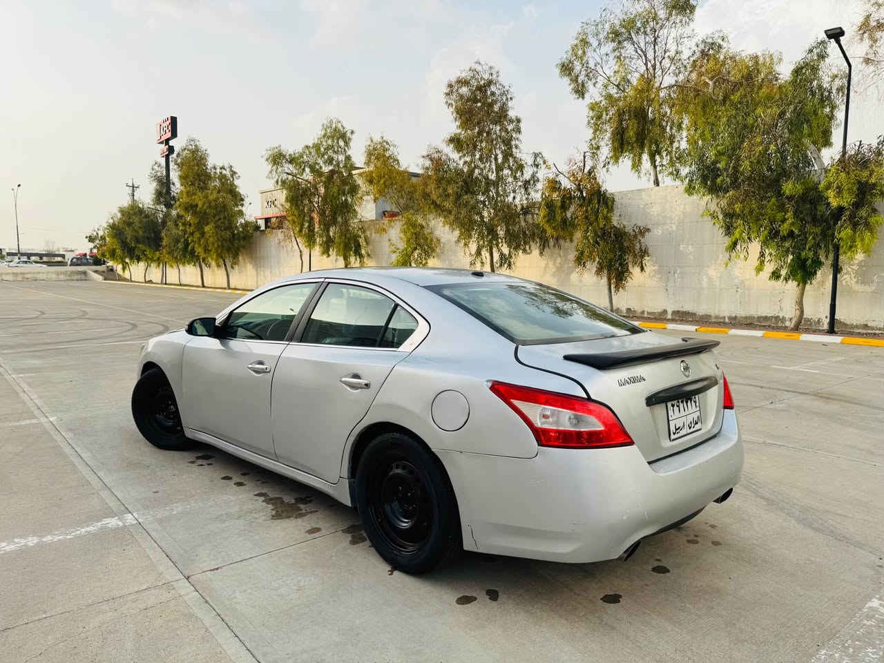 Nissan maxima
مۆدیل ٢٠١١ 
فول فول قەپات مواسەفات 
٣ بەسمە 
دەبڵ گێر تۆماتیک عادی سپۆرت گێر شەفت 
تەبرید سارد گەرم دەبڵ ڤانە کوشن سارد گەرم 
کوشن جلد کارەبای خەزن میمۆری 
سوکان ڤۆلیۆم تحدید سرعە سوکان خەزن هیتەر 
شاشە گەورە ماپ گیپی ئێس ٦ سیدی بلوتوز دیڤیدی کامیرە 
سلایت پەردە بیلاد کارەبای هەر چوار دەوری حاسە تراکشن 
٤ جام ئاوێنە ئۆتۆ ئاوێنە شەفت ئیشارە 
دەبڵ گزۆز باڵ تاخم تایەی خاوێنە 
سەیارەیەکی جوان و خاوێنە گێر و مەکینە و کارەبایەتی مەزبوتە نرخی ٧٠ وەرەقەیە و کەمێک مەجال ١٢ وەرەقەی غرامە لەسەرە لە سعری دێتە خوارێ 
وەک بۆیاخ بە کامل بۆیاخ دەیفرۆشم بەس براوە بەشەرت
ناونیشان هەولێر 
ژم*********** أربيل, العراق
