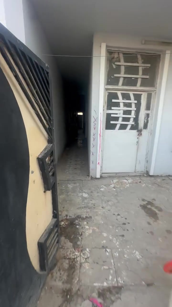 بيت البيع المساحه ١٠٠ متر الموقع ابوكفه شارع مروانً ابوالمولده سند ٢٥ ك***********
