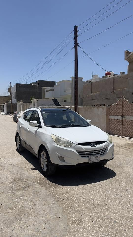 توسان خليجي 2013
ماشية 174,000km وقابل للزيادة ، سيارة مال جناي

مواصفات :-
بانوراما وتحكمات ستيرن جهة وحدة
كشنات قماش تحكم يدوي
كاميرا مدمجة مع المرآة الوسطية 
تخم تاير جديد وحداديتها مبدلها قبل ٤ اشهر ، السيارة سياقتها كلش مرتبه وناعمة 

السعر المطلوب ( 13,200$) السعر قابل للتفاوض
رقم بابل والتحويل اضمنه الك ♥️.
*********** - واتساب
