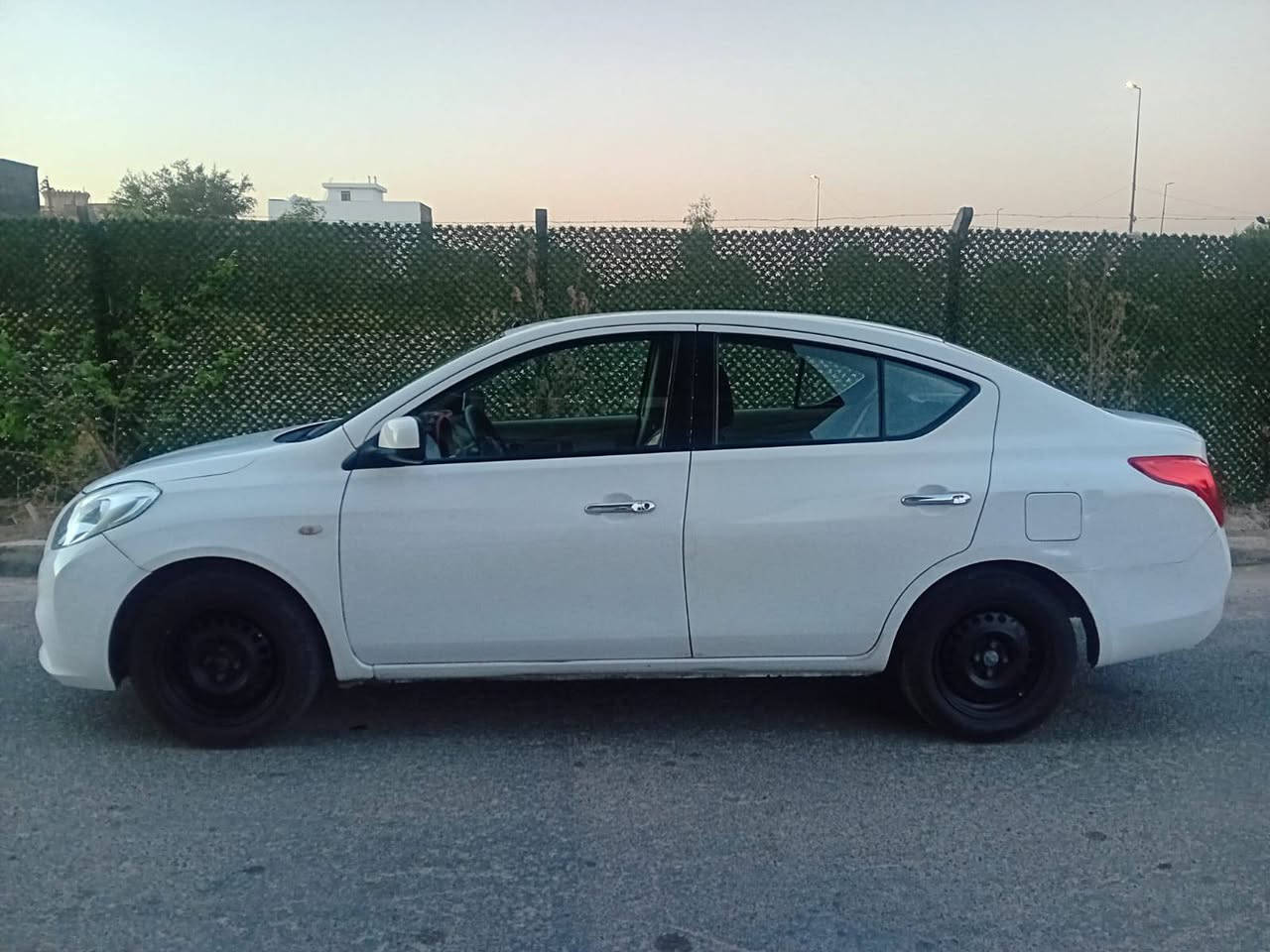 نيسان صني هندي 2014 رقم اربيل باسمي للاتصال ***********  كير محرك تبريد صدر مكفولات تخم تاير جديد قطعتين صبغ بدون داخل السعر 88$ بغداد, العراق
