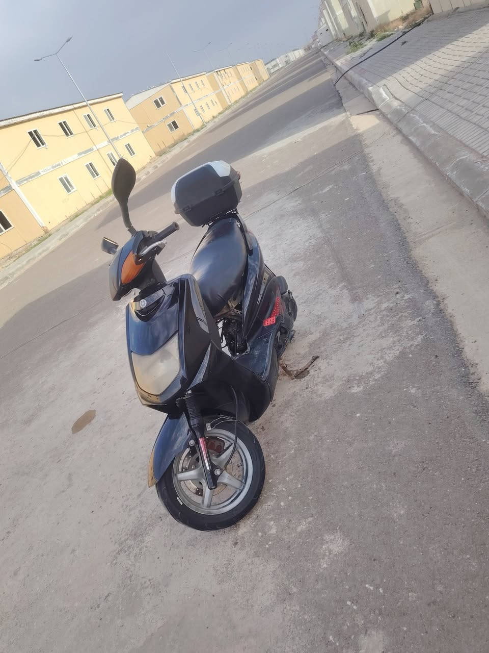 اسلام عليكم سكنس للبيع سعر ٥٠٠ بيه مجال قليل مكان ابو غريب *********** دراجه نضيفه كلش بس صارت عندي بيه خربطه بل كابريته جانت نكره سلف هسه شويه صارت تخر
