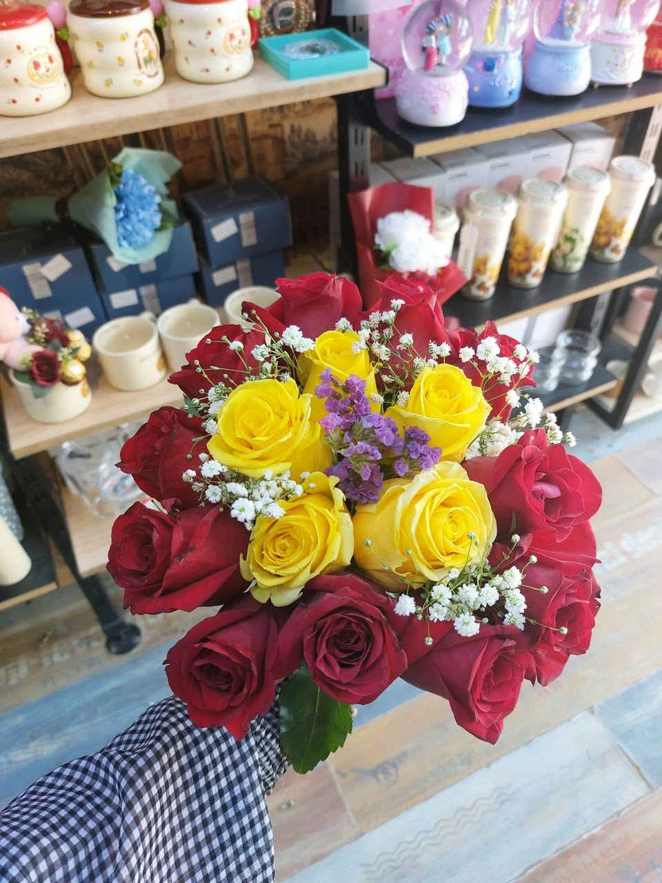 عروض الورد الطبيعي 
الوردة الذهبية 
عنوان المحل الامين شارع الارامل قرب المستوصف https://www.instagram.com/thegolden.rosee?igsh=MTllcnlkaXJsdzlueA==


**إذا كنت صاحب هذا الإعلان وتريد حذفه لأي سبب، رجاءا أرسل رسالة إلى الدعم الفني**