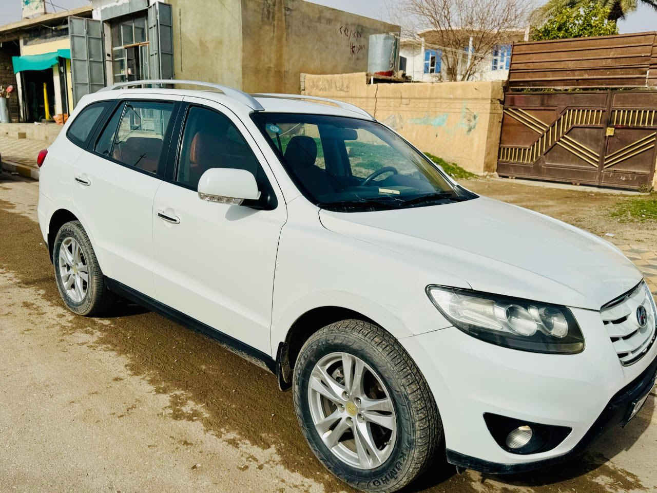 السلام عليكم
للبيع سنتافي الموديل 2011

رقم بغداد دولي سنوية هزة جديد

محرك كير صدر كلة شرط

محرك 6 بلادي 

مواصفات فول ماعدا البصمة

بيها رش البنيد بدون فتح بدون معجون

يرهم مراوس كامري كورلة 

سنوية بأسمي مكان السيارة بيجي المزرعة

السيارة ما تحتاج مصرف دينارواحد

الهاتف ***********

***********
