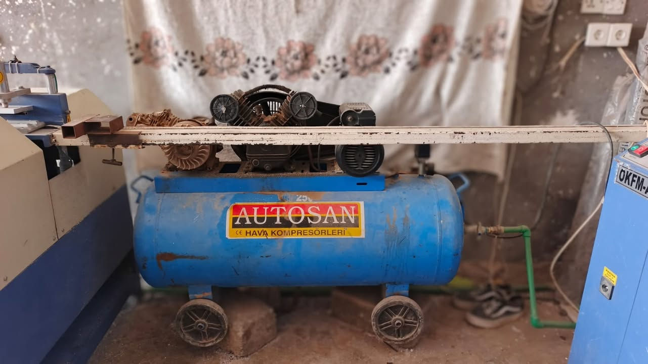 معمل.للبيع. سليم.. بلاستك أبواب وشبابيك كامل متكامل مع عواجه كاونترت الالمنيوم مع مولد بتر 5حصان
التواصل ***********
