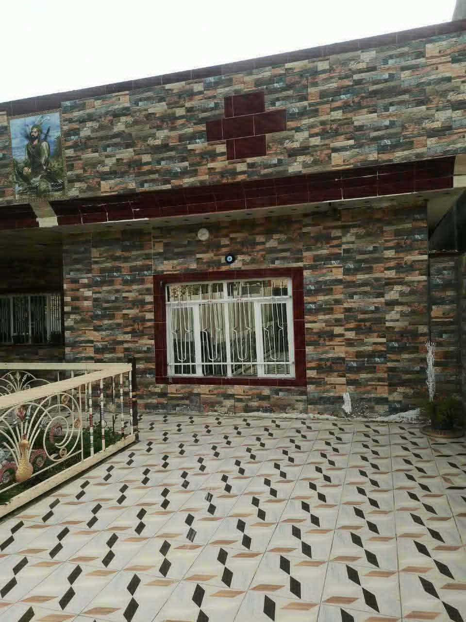 السلام عليكم ورحمه الله وبركاته
دار للبيع في محافظة بابل منطقة المعيميره  قرب البوابه مساحة البيت مع الحديقه 650 متر غرف عدد 2
5*4
هول 10*4 صاله 7*4 مطبخ 5*4
صحيات خارجيه  الاستفسار اتصل على الرقم صاحب الدار اني مكلف بنشر***********
