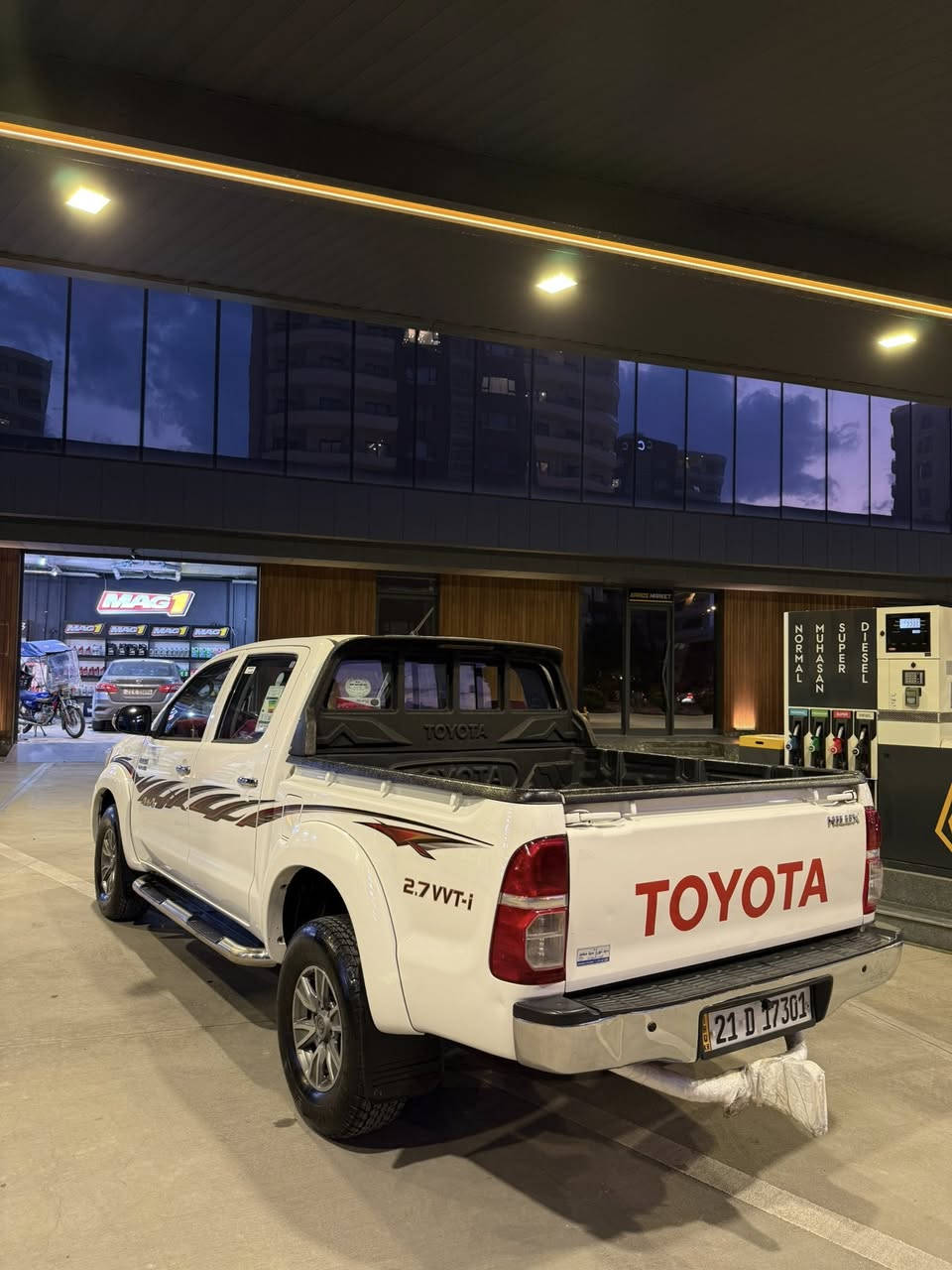 بسم الله الرحمن الرحيم تويتا ها يلوكس٢٠١٣ كير أوتوماتيك شركة سيد نهرو حيل نضيف حلوه  خط مال ١٤ سيا ره محرك ما مفتوح بشرت كير اكسل بشرت  سنه وية رقم جديد بسمي شرت تحويل                   سنه وية٢٠٢٨ هزة براد جديد  تخم تا ير جديد  ما بي صبوغ بس  بيه ٢ تعديل با رد   شبر با قي  مكفول كفاله عا مه   ما بي اي نقص    مكان سليما نية تلفون ***********
