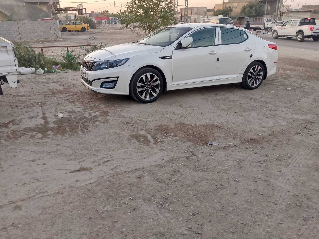 سلام عليكم وبتيمه خليجي مكينه ٢٠٠٠رقم مثني دولي مكانه بسماوه سياره جاهزه من كلشي مكفوله سعر خاص ترهم مروس مديل ١٤شكل ١٥  ***********
