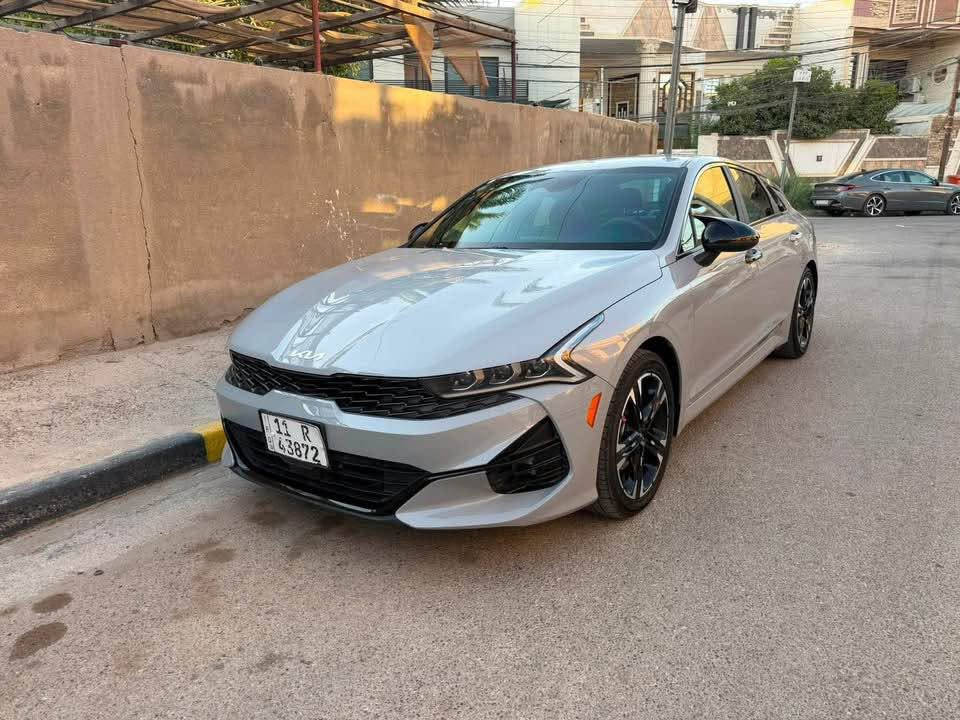 للبيع  K5 GT-Line
موديل (2024) 
فول مواصفات ماعدا البنوراما…
📍 رقم بغداد. 
📍ماشيه حاليا 24 ميل قابل للزياده.
📍 لون أسمنتي مميز
📍داخل جلد  احمر المرغوب 
📍مكينه 1600 توربو 
📍السباره فور ويل
📍تشغيل عن بعد
📍صندوق ذكي يفتح بوحده  
📍دخول ذكي(بصمه) واناره ترحيب
📍رادار تنبيه اصطدام أمامي
📍قياده شبه ذاتيه
 📍تنبيه مغادرة المسار 
📍كاميرا خلفية 
📍شاحن وايرلس 
📍منافذ USB /
📍مانع انزلاق 
📍مقاعد جلد وكهرباء  
📍مقاعد تدفئه الاماميه
📍جام أوتو 
📍نظام مراقبة ضغط الإطارات (TPMS) 
📍شاشة تدعم Apple CarPlay و Android Auto 
📍مصابيح LED امامي وخلفي 
📍5 وضعيات قيادة: SPORT / CUSTOM SNOW / SMART / NORMAL
🔹 السيارة نضيفه جداً استخدام شخصي وجاهزه تخم تاير جديد وباتري جديد  ومسويلها عازل حراري لكل الجام  وبولش وعنايه..
صور الحادث و السونار بالمنشور ورقم الشاصي موجود راسلني وادزه الك وتدلل والسياره بجم كبس بلادي شرط ..
حادثها بامريكا واكع فد شي على  الجاملغ الخلفي والباب الخلفي جهة السايق من فوك   وبشرط الجاملغ رجع بارد فقط ربع التكمه صار بيها صبغ بدون لاايرباك ولا  لغد ولا شاصي وشرط الفحص …
السعر ( 193 )وبيها مجال بسيط ..
العنوان …
بغداد الدوره  ..للتواصل *********** /واتساب … بغداد, العراق
