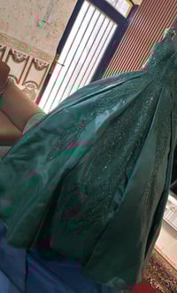 بدلة • نظيفة • استعمال يوم واحد