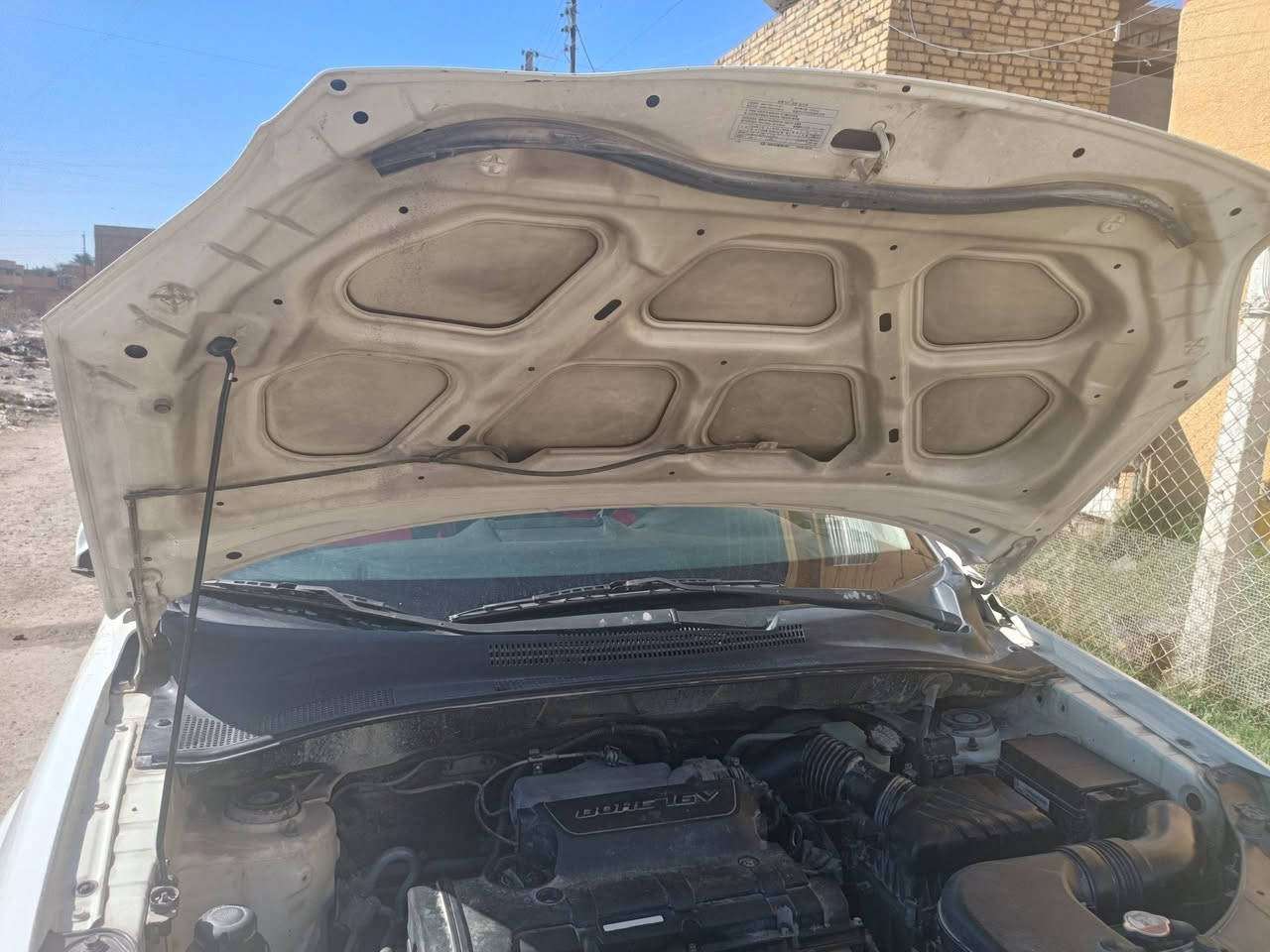 السلام عليكم سيارة سبورتج موديل 2010خليجي رقم بغداد باسمي سنوية جديدة ما ساقطة كير بلادي مكينة 2000 دوش بلادي تبريدها وتدفئة شغال سيارة بصمة تشغيل عن بعد تخم تاير  حساس خلفي ماشيها 152 بيها حادث بالباب الايمن بصف السائق فقط الصور موجوده بالمنشور مال الحادث ومال السونر 
سعرها 115 وبيها مجال قليل  للاستفسار 
العنوان بغداد / سبع البور

الاتصال واتس ***********
***********
