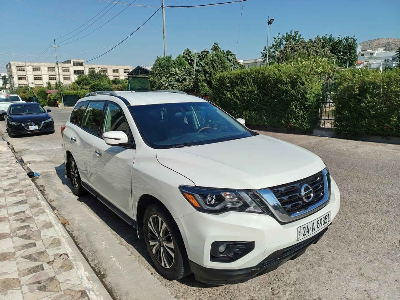 نيسان باثفايندر 2017 مواصفات SV رقم و هزة و سنوية و غرامات و تحويل كله بشرط  مواصفات 6 سلندر بصمة 7 راكب تبريد مركزي شاشة كاميرا تحكمات و باقي المواصفات المعروفة المحرك و الكير و الصدر و التبريد و التارات كله بشرط الضرر صبغ  بوند و راس الجاملغ الامامي السيارة ماشية 138  الف ميل و باسمي و شرط الوكالة و التحويل السيارة موجودة ب دهوك  السعر 140 ورقة و بيها مجال للشراي رقم الشاصي 5N1DR2MN3HC643831  رقم موبايل ***********  و ***********

