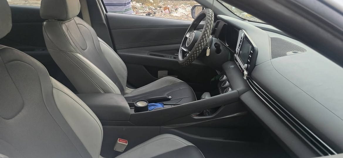 Hyundai Elantra 2022 هونداي النترا خليجي
خليجيه مكفوله كفاله عامه من الصبغ و التبديل
محرك و كير مكفول شرط الفحص
رقم بغداد الجديد سنويه و هزه جدد
ماشيه59 الف حقيقي
المواصفات فول :
- محرك حجم 2,000 دوش
- فتحة سقف سلايد روف
- تشغيل عن بعد
- بصمة تشغيل و ابواب 
- شاشة وسائط Carplay/AndroidAuto
- كاميرا خلفية دوارة
- حساسات اصطفاف
- ثلاث وضعيات قيادة Sprot/normal/smart
- تبريد قطعتين
- صندوق ذكي
- ويل كب 17 / عدد 5 
- تحكمات ستيرن جهتين
- لايتات و بك لايتات Led
- اشارة بالمري + مري شفط
- بصمة عدد 2
جاهزه من جميع النواحي ترايها زيرو
السياره بوضع الشركة 
عنواني بغداد / 
للاستفسار :/***********/
***********
