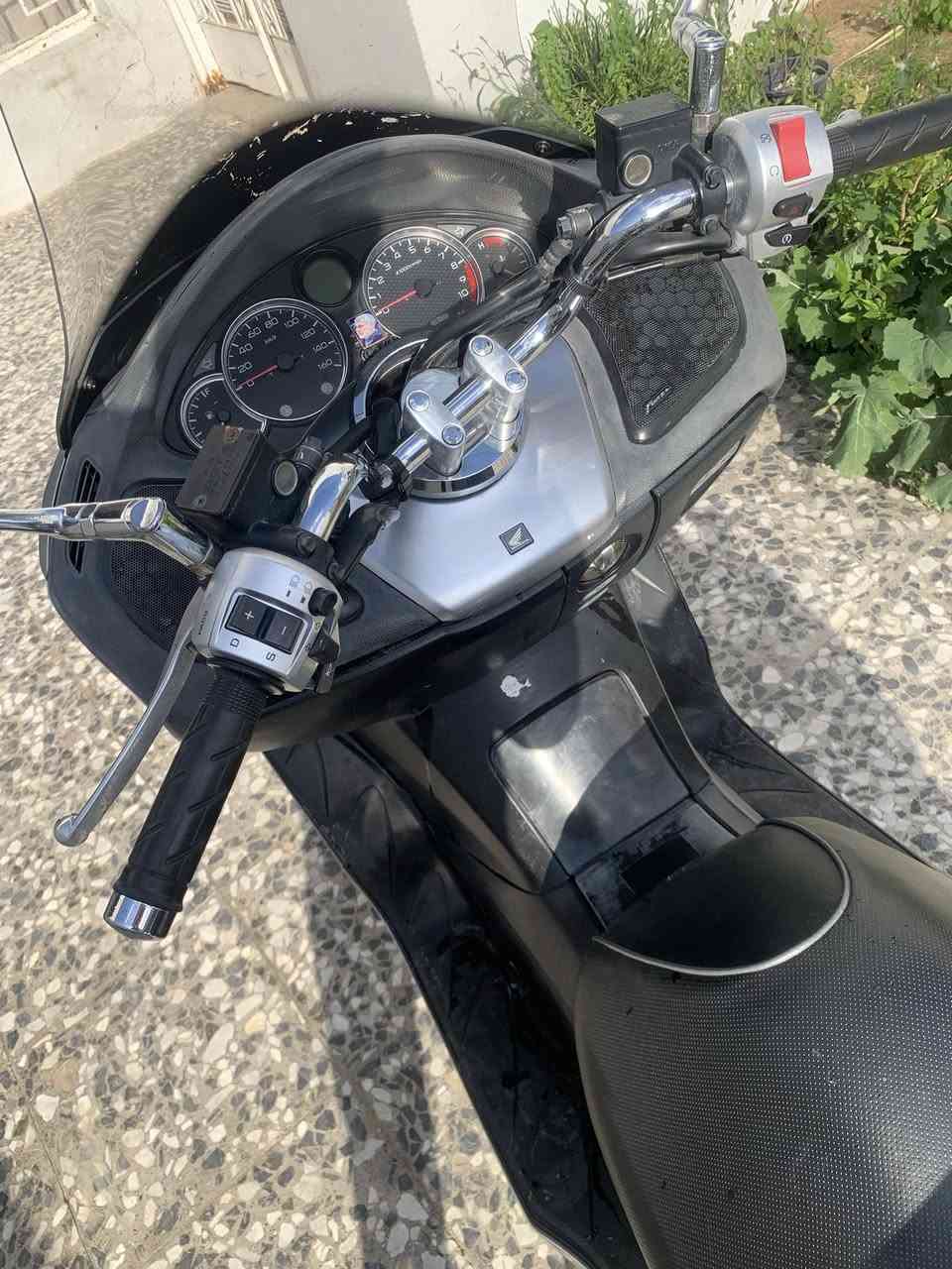 السلام عليكم
فورزا 0.9 كير 7 نمر  4 انضمة قيادة + spot 

رقم دولي سنوية باسمي وهزة جديدة تحويل ثاني يوم

شرط الشاصي اصولي مملعوب بيها مرقمة اصل

ماشية 34 حقيقي 

العنوان بغداد الاسكان 

السعر 21$ بيها مجال

الاتصال ***********
