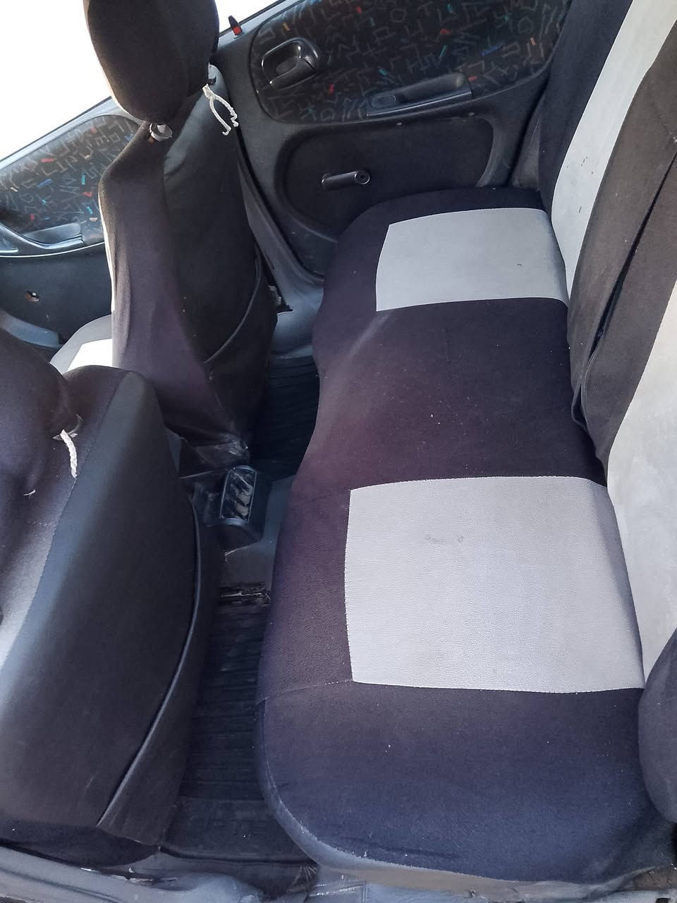 سلام عليكم اوبل استرا موديل 1991 كير ومحرك شرط كوبون بانزين بيها شرط التحويل او وكالة سعر السيارة 40 وبيها مجال مكان السيارة موصل الرقم ***********
