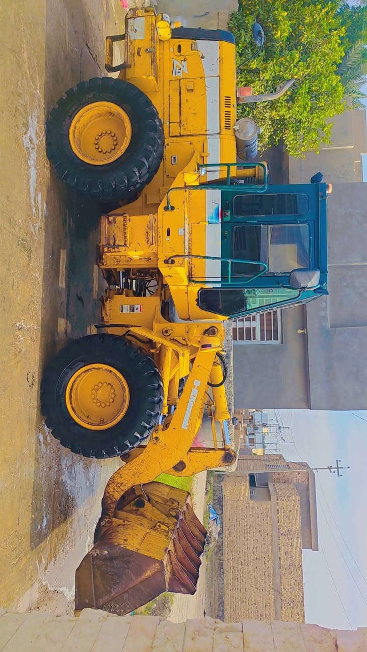 للبيع شفل كاوسكي حجم65ياباني مكينه ازوزه موديل 1997للستفسار الاتصال على الرقم ***********

