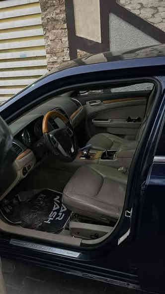 اوباما  c300 خليجي  لون اسود كذاب او حبري موديل 2012  ماشية 186 الف ميل فول مواصفات بانوراما شاشة كبيرة وضعيات قيادة رادار حساس خلفي امامي وباقي المواصفات معروفة  رقم اربيل هزة وسنوية ما ساقطة  مكينة 3600  داخل بيجي وصاج بدون ايرباك اخذتها بيهة قطع صبغ اثر طخطخات وألوان القطع مخربطة يعني بدون حادث  فصبغتها حزام جمالية  وعندي فديو  اثناء الصبغ .
السعر 160 بيهة مجال للشراي  للاستفسار الاتصال ع الرقم *********** بغداد
