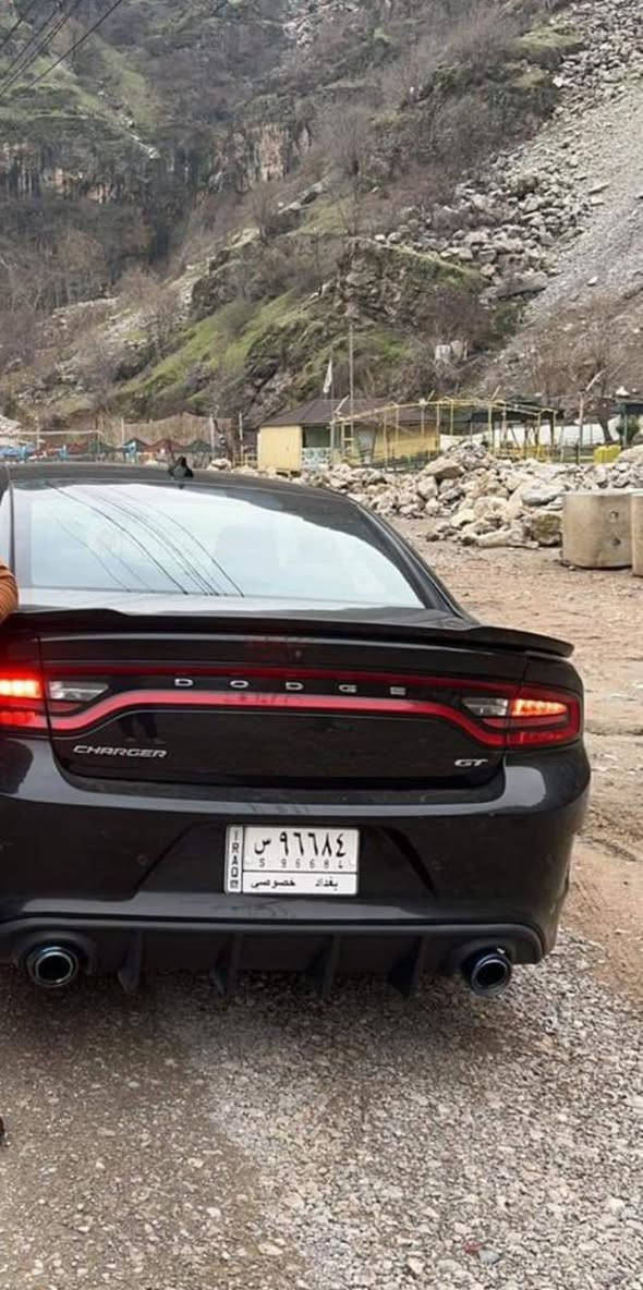 سلام عليكم جارجر للبيع موديل 2019 Gt اصل بدون فتحه ماشيه 65 الف ميل جديده سياره وخير من الله حادثه موجود داخل المنشور بنيد مصبوغ والجاملع مبدل اسود اصلي نفس اللون بلادي شرط يعني بس بنيد مصبوغ مكاني بغداد السعر 250$ وبي مجال بسيط الشراي يتصل ***********
