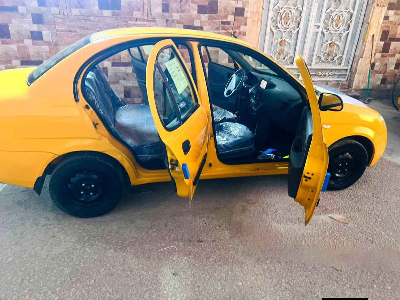 السلام عليكم بيع سريع سريع 
للبيع طيبه موديل 2017 رقم بغداد مشروع وطني تحويل مباشر مصفره هيئه وغرامات السياره مكفولة  مكينه وگير وحداديه وتبريد وتخم تاير جديد وداخلها جديد شاشه وكاميرا خلفية وحساس السياره جاهزة من كلشي مابيها برغي نقص السياره مال جناي مامشتغله تكسي السياره جديده وجاهزة خير من الله السعر(46)$ ورقه وبيها مجال بسيط للاستفسار الاتصال على الرقم (***********) مكاني بابل اخوان فقط الشراي يتصل وعيوني اله الي ميشتري لايتصل ولايعلق اسف ع الاطاله
