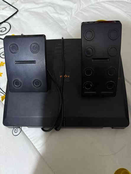 السلام عليكم عندي هاذ دركسون v900استعمال قليل جدا رايدة 75 الف وبي مجال قليل ***********
