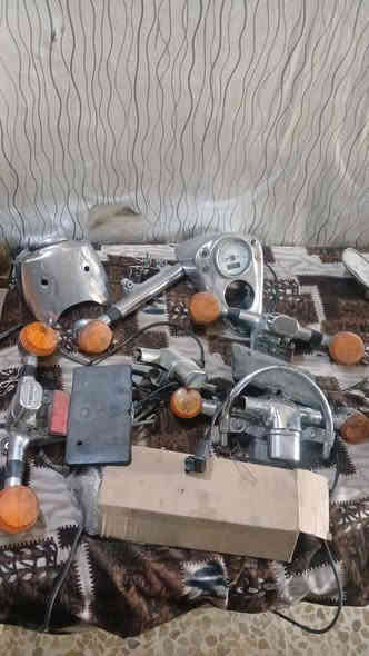 تفصيخ شادوات كلشي متوفر 
دراجه شغاله غراضه كامله تريد تفصيخ تريده كله توصيل موجود
***********
